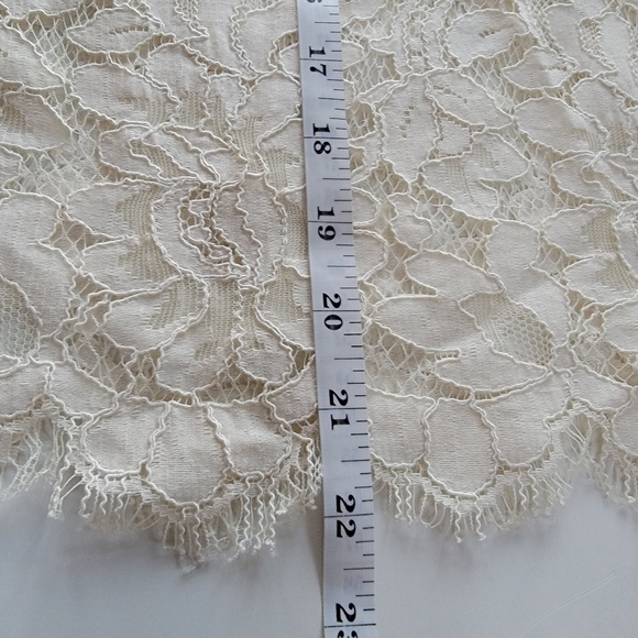 𝅺lace Overlay Loft Short Sleeve Crewneck Shirt Size XS EUC - Picture 9 of 11